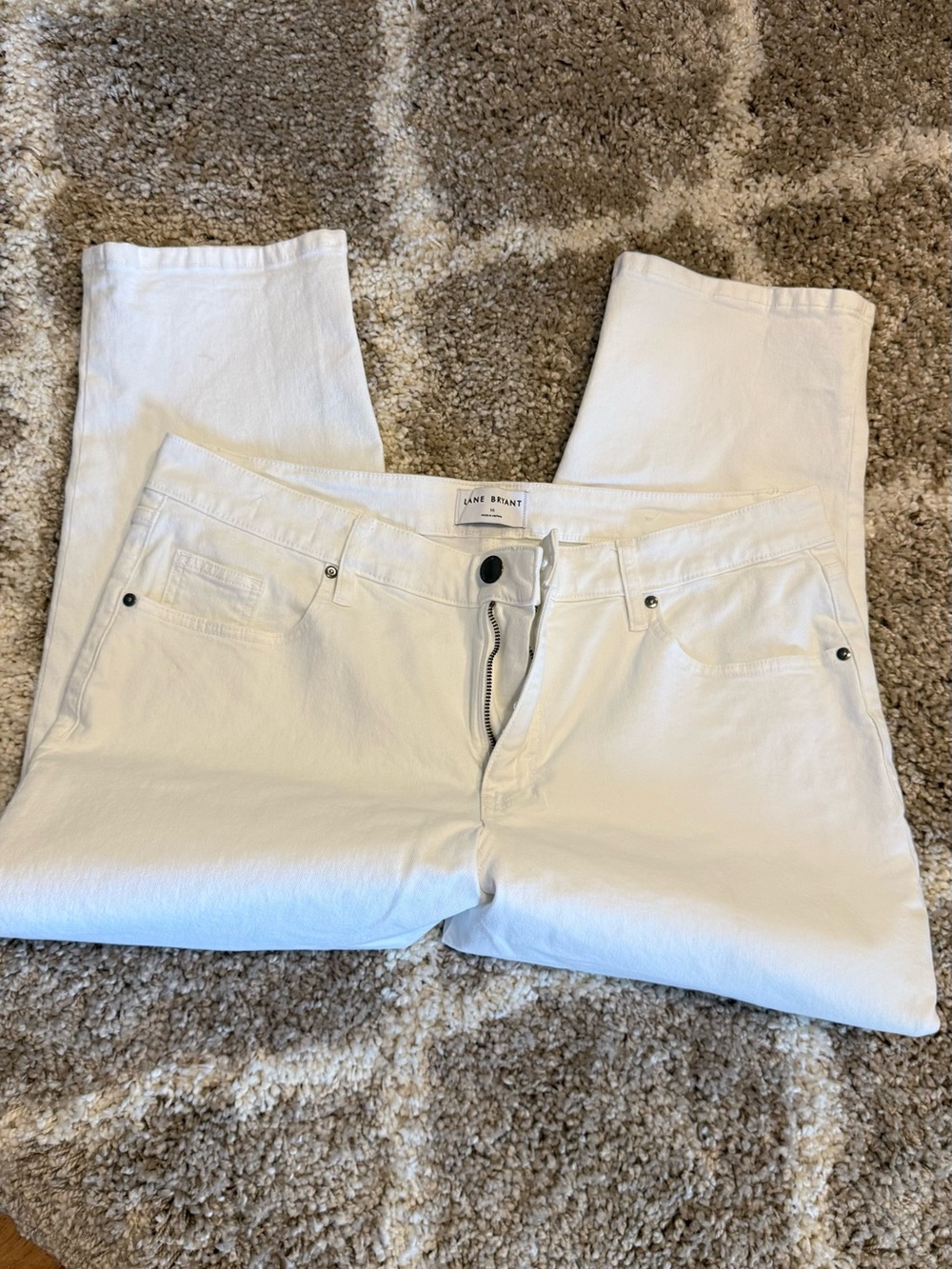Lane Bryant White mid rise boyfriend capri